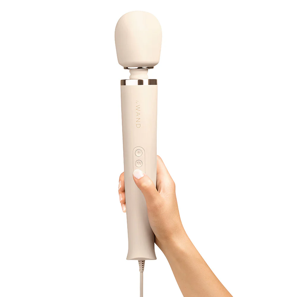 Le Wand Plug-In Vibrating Wand Massager - Image 4
