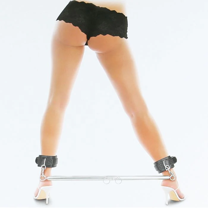 Lux Fetish Expandable Spreader Bar Set with Detachable Leatherette Cuffs - Image 2